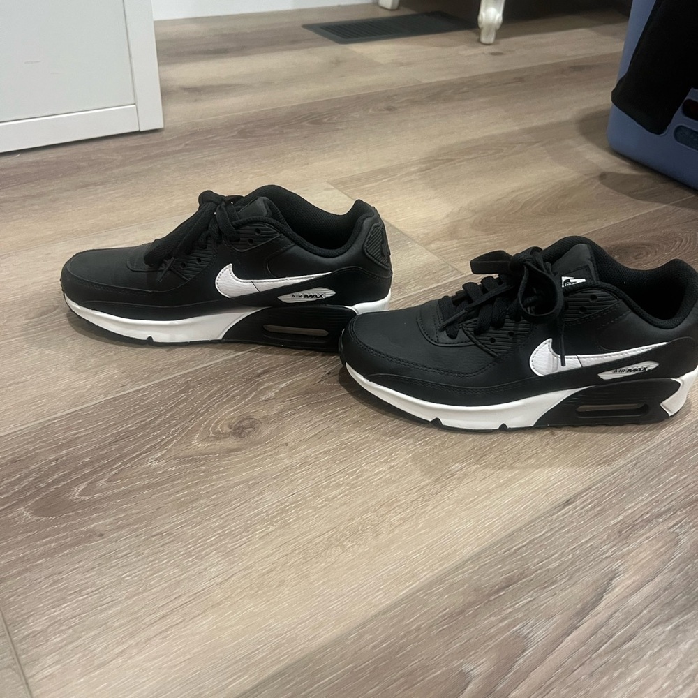 Nike Black and White Air Max 90 - Picture 2 of 5